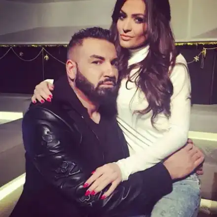 Нагла схема: Измамници предлагат хиляди евро от името на Азис и Преслава