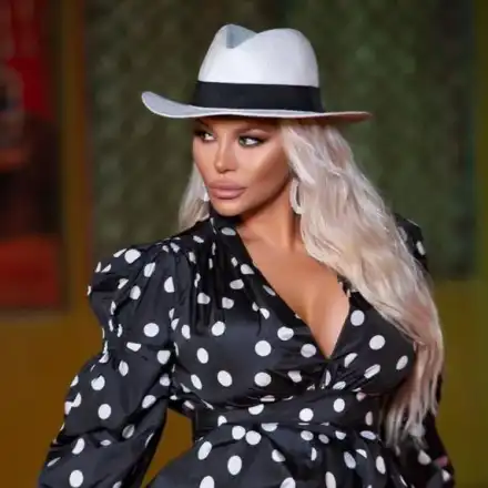 Ново 20! Деси Слава става рокаджийка!