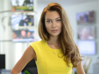 Нуди германец само по пищов ПЛАШИ Никол Станкулова! Синоптичката изпаднала в истерия