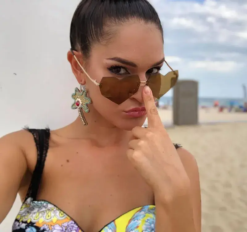 Певицата Веси Бонева на война със съсед