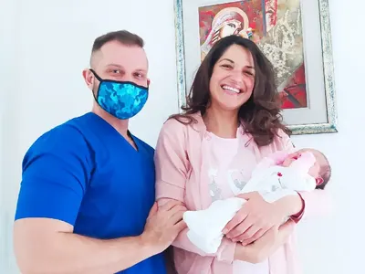 Плейбойката Ваня Бонева роди! Първо ФОТО с дъщеричката й Михаела