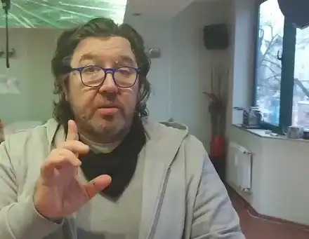 Шеф Петров развя буйна грива