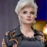 Силвена Роу се ваксинира