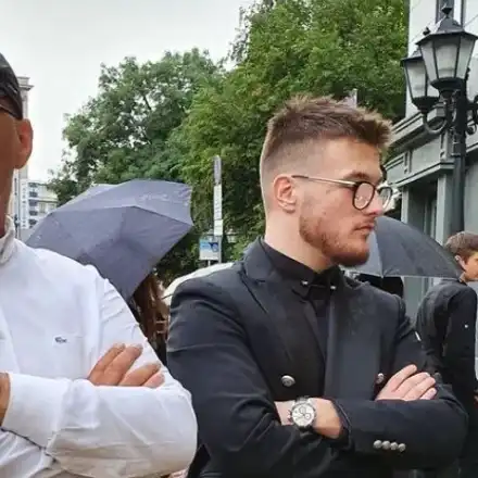 Синът на шеф Манчев с нов джип!