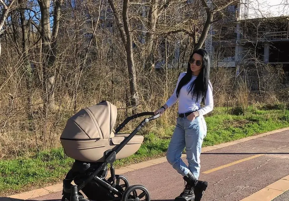 Скандалната танцьорка Габи, която пияна и надрусана помля 10 коли в Пловдив, роди момиченце (Първи снимки)