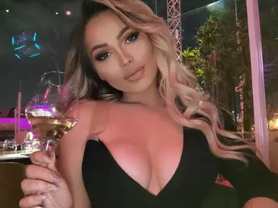 След дъртия турчин: Нора Недкова се кротна до ново гадже