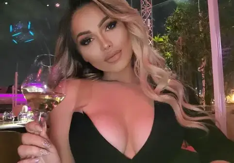 След дъртия турчин: Нора Недкова се кротна до ново гадже