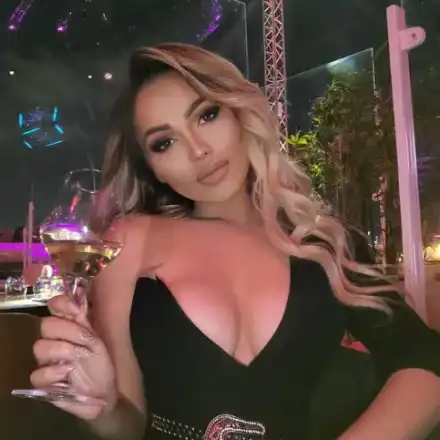 След дъртия турчин: Нора Недкова се кротна до ново гадже