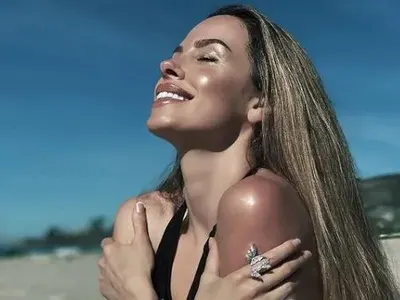 Теди Бургазлиева преподава ритуали за самолюбие! Мис България ни учи как да се обичаме