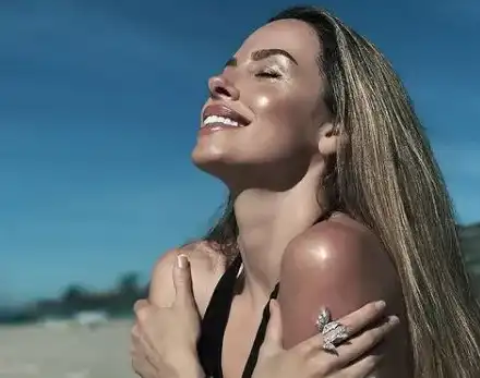 Теди Бургазлиева преподава ритуали за самолюбие! Мис България ни учи как да се обичаме