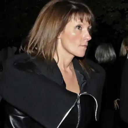 Вдовицата на Фатик ШАШНА със стайлинг! Адриана Тюркмен с яке за трима (СНИМКИ)