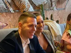 Цеца Величкович заби младо гадже (Двамата посрещнаха Нова година заедно)