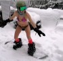 Хепи Ванче се пусна гола на сноуборд
