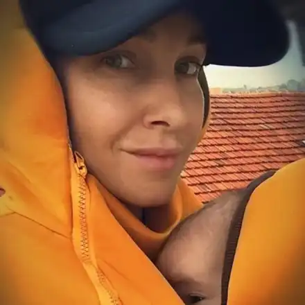 Алекс Раева разкри как си прикрива мустака