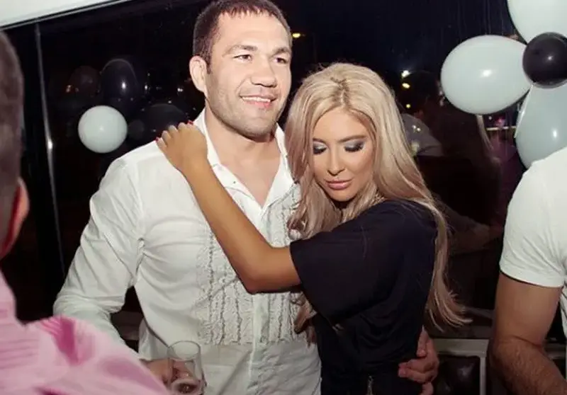 Андреа постъпи в турска болница, Кобрата е плътно до нея (Снимка)