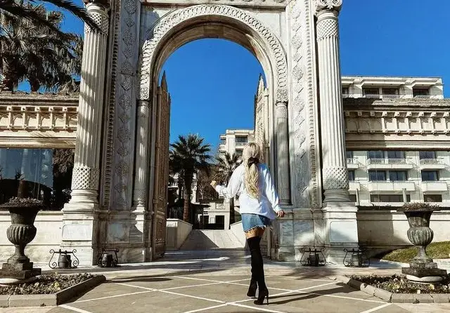 Андреа, с кого си в Истанбул?