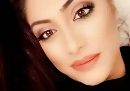 Болната от COVID-19 Роксана: Плача и пия по 9 хапчета на ден