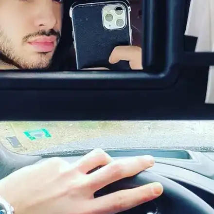 Братът на Фики кара без книжка