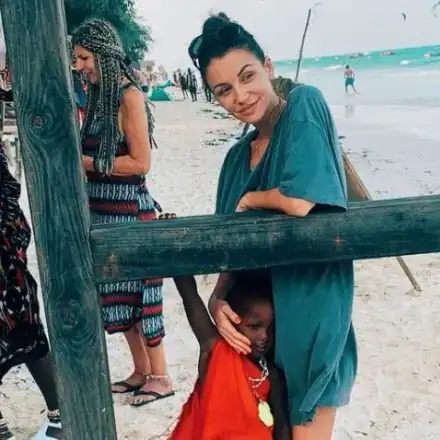 Диляна Попова пак по островите