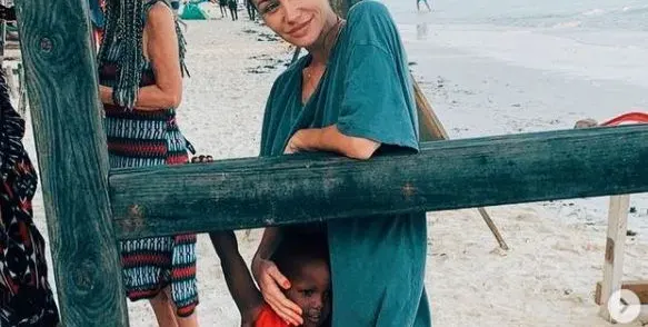 Диляна Попова пак по островите