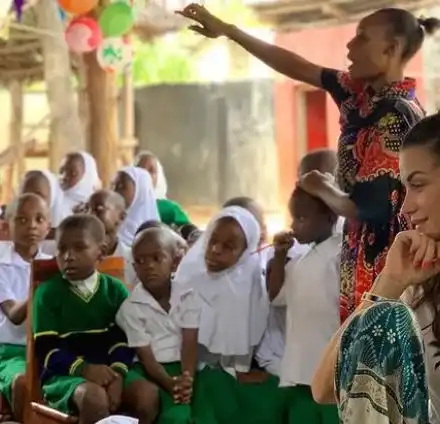 Диляна Попова по стъпките на Анджелина Джоли (Родната актриса помага на деца в Африка)