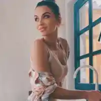 Диляна Попова се разкрасява със студена вода