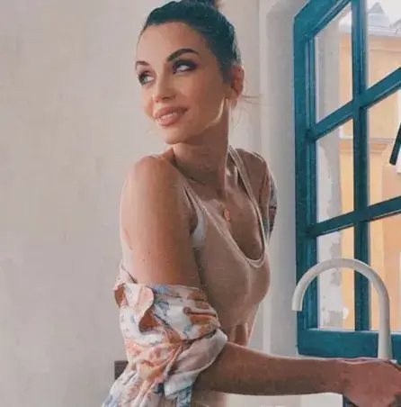 Диляна Попова се разкрасява със студена вода