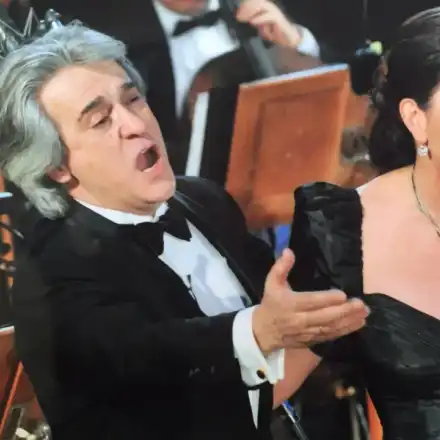 Два часа преди да пее във Видин: РЗИ  провали концерт на Орлин Горанов