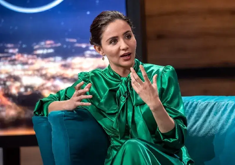 Елен Колева се появи в странен вид при Цитиридис - СНИМКИ! (Проси пари, за да се омъжи)