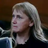 Елена Йончева се появи насинена на работа