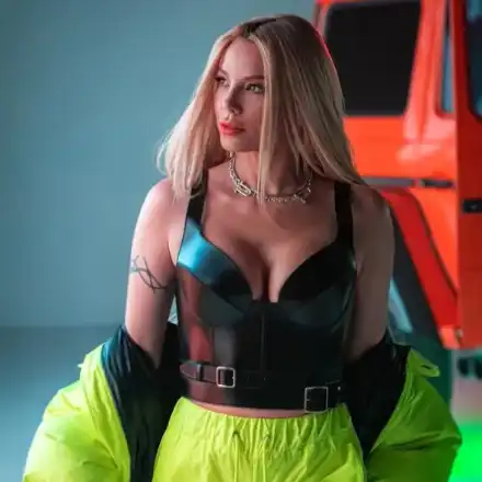 Емилия се тунингова цялата, радва Башур с нови силиконови бомби