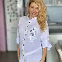 Ева Веселинова си нае чистачка