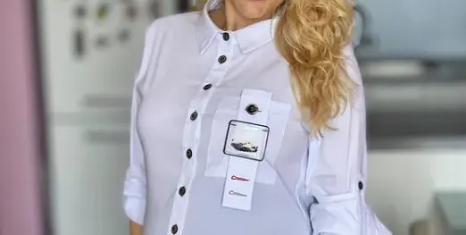Ева Веселинова си нае чистачка