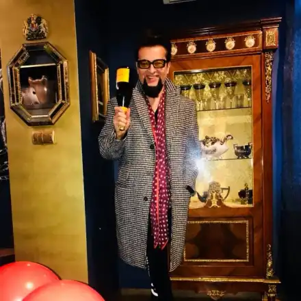 Евгени Минчев се втали в карантината