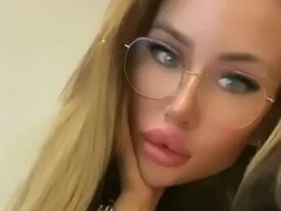 Гери-Никол НАДУ устни до пръсване (Фенове я наричат Яката джука - ФОТО)