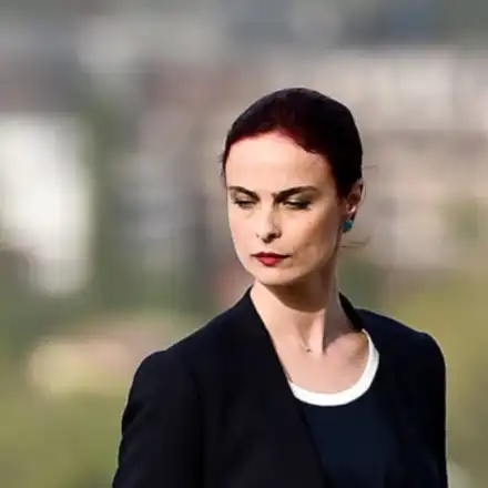 Йоана Буковска се подрусва при народа в трамвая