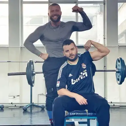 Иван от „Фермата” свали шкембето, напомпа мускули във фитнеса