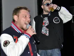 Криско живял сред хлебарки в Студентски град, спал с Миро от „Каризма”