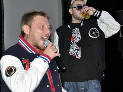 Криско живял сред хлебарки в Студентски град, спал с Миро от „Каризма”