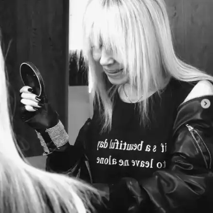 Лили Иванова изпъди гримьора си (Примата подозира антуража си в измяна)