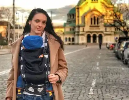 Луиза Григорова бачка с бебе на ръце