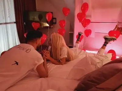 Малкият Стораро и кака Теди  признаха, че са гаджета със СНИМКА от спалнята (Виж галерия)