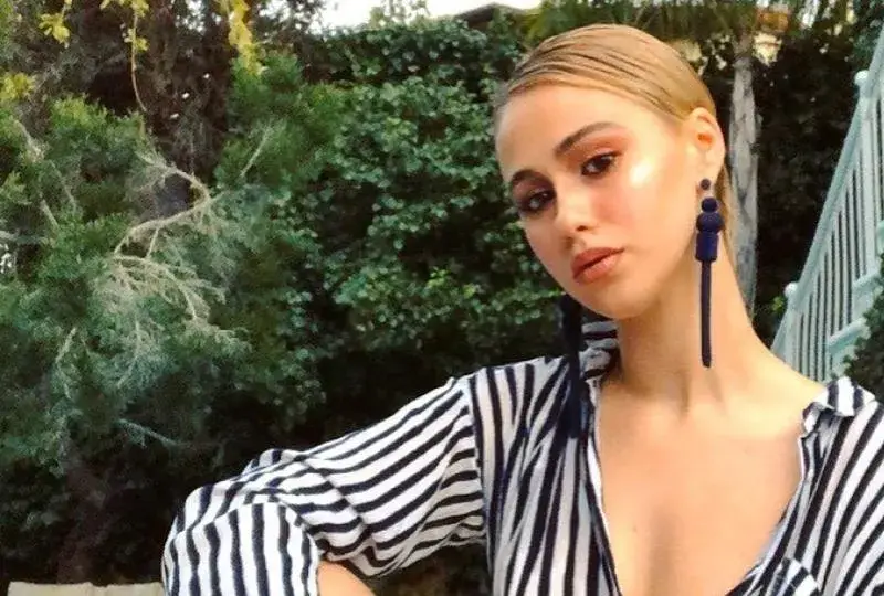 Мария Бакалова става милионерка от Диор (Вижте как набъбна банковата й сметка)