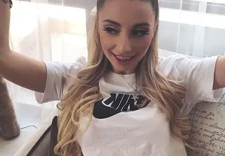 Михаела Маринова сложи брекети