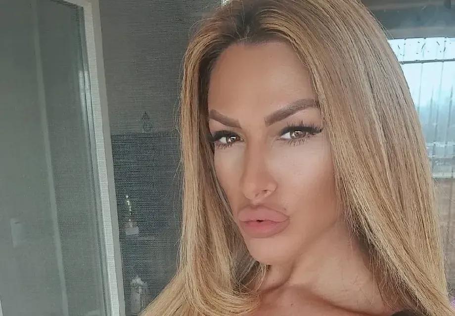 Мис Силикон заби младо гадже (Вижте го ТУК)