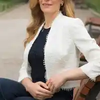 Николина Ангелкова показа дома си