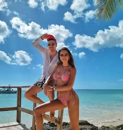 Петканови почиват на аванта в Доминикана (Семейството се помири и кара втори меден месец)