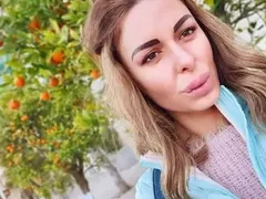 Последната плеймейтка си маха силикона