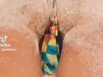 Просташко: Алекс Петканова си показа интимните части (СНИМКА ЗА ВЪЗРАСТНИ)