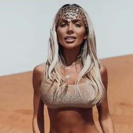 Русата Златка е Мис Пустиня (Родните ВИП-ове в Дубай за Свети Валентин - СНИМКИ)